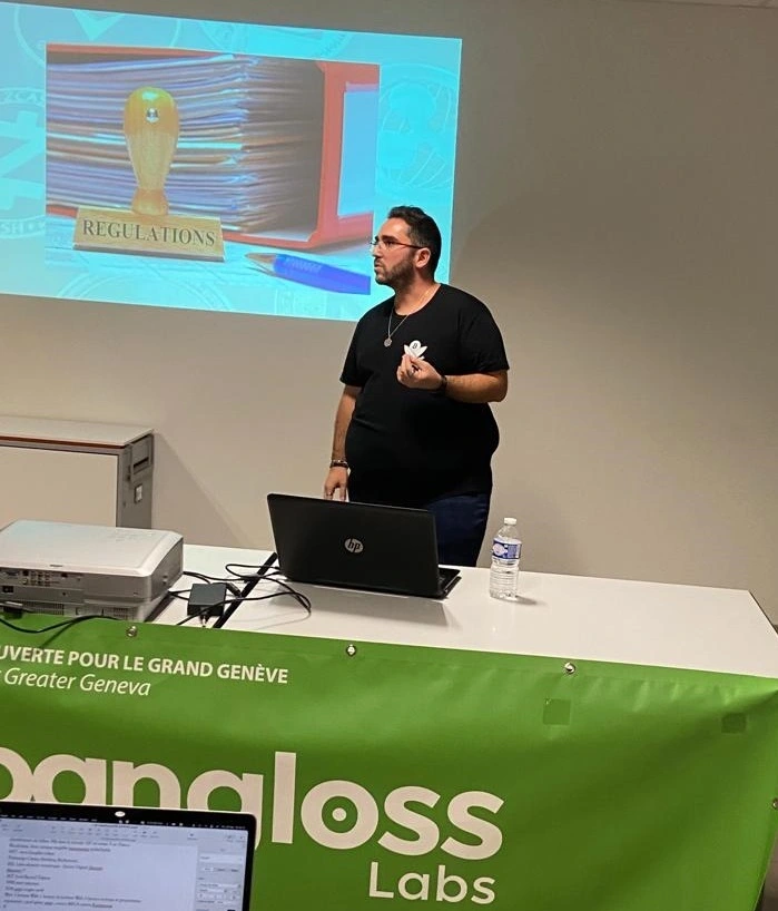 Charly Martin en conférence sur les cryptomonnaies pour Pangloss Labs à Ferney-Voltaire près de Genève.